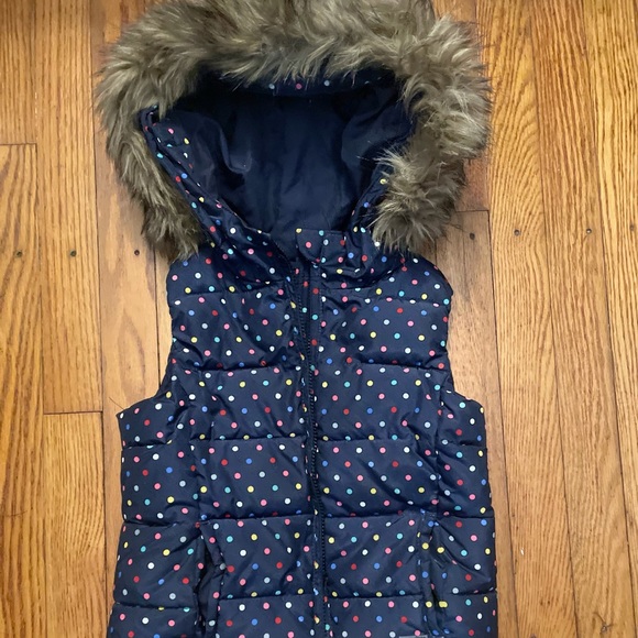 Like New Gap youth vest with detachable fur - Picture 1 of 4